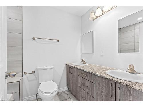 203-1005 Terra Verde Way, Kingston, ON - Indoor Photo Showing Bathroom