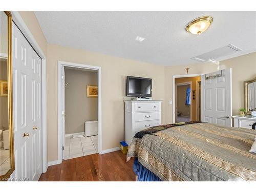 204 Ellesmeer Avenue, Kingston, ON - Indoor Photo Showing Bedroom