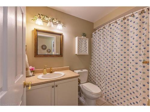 204 Ellesmeer Avenue, Kingston, ON - Indoor Photo Showing Bathroom