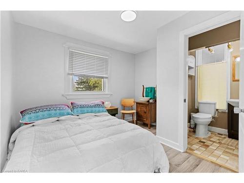 1664 Code Street, Kingston, ON - Indoor Photo Showing Bedroom