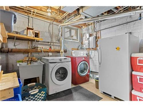 1664 Code Street, Kingston, ON - Indoor Photo Showing Laundry Room