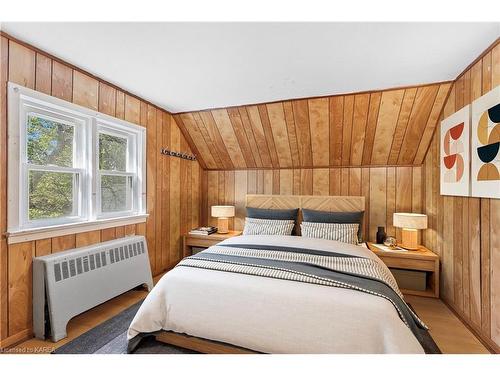 208 Concession Street, Kingston, ON - Indoor Photo Showing Bedroom