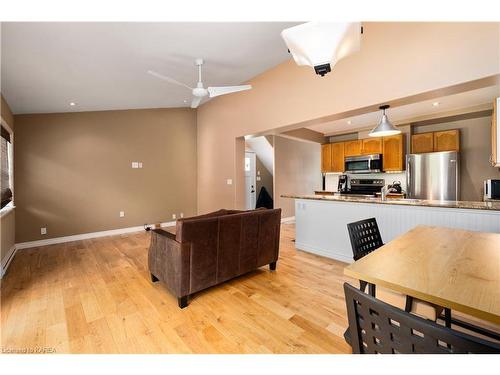 150 Patrick Street, Kingston, ON - Indoor Photo Showing Kitchen