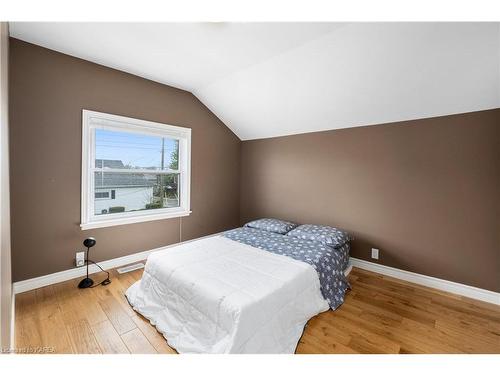 150 Patrick Street, Kingston, ON - Indoor Photo Showing Bedroom