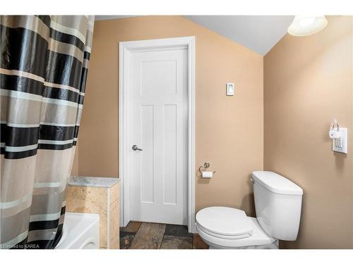 150 Patrick Street, Kingston, ON - Indoor Photo Showing Bathroom