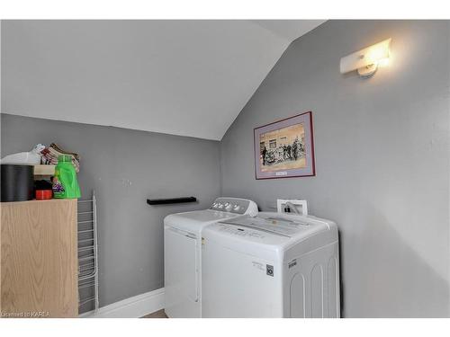 30-32-34 Victoria Avenue, Gananoque, ON - Indoor Photo Showing Laundry Room