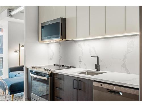 521-150 Marketplace Avenue, Ottawa, ON - Indoor Photo Showing Kitchen With Upgraded Kitchen