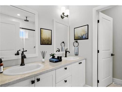 5777 Highway 38, Hartington, ON - Indoor Photo Showing Bathroom