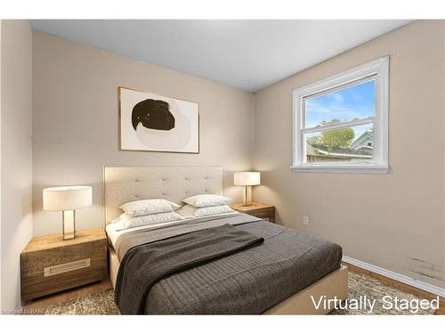 135 Elm Street, Gananoque, ON - Indoor Photo Showing Bedroom