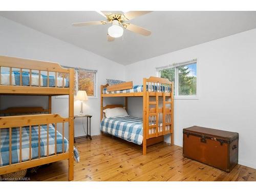 70 Dugan'S Lane, Wolfe Island, ON - Indoor Photo Showing Bedroom