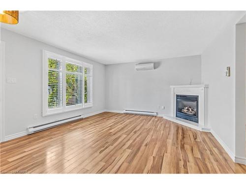 409 Regent Street, Kingston, ON - Indoor With Fireplace