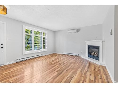 409 Regent Street, Kingston, ON - Indoor With Fireplace