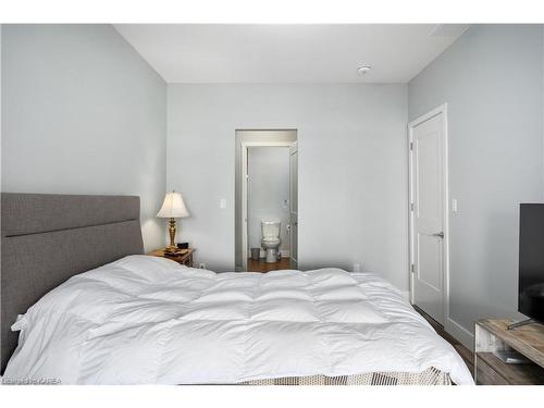 206-130 Water Street Street, Gananoque, ON - Indoor Photo Showing Bedroom