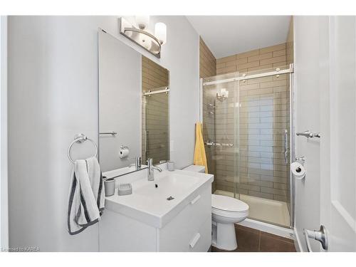 206-130 Water Street Street, Gananoque, ON - Indoor Photo Showing Bathroom