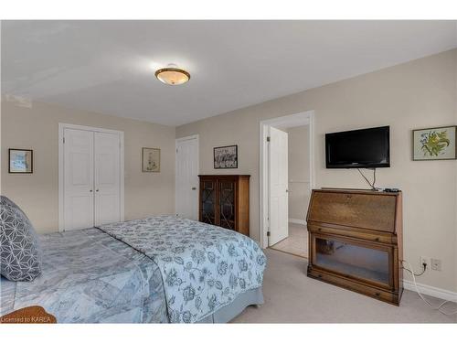 30 Yonge Street, Kingston, ON - Indoor Photo Showing Bedroom