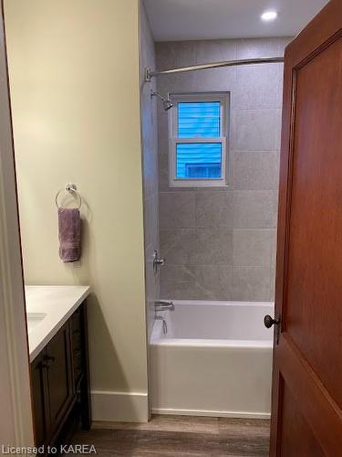 233 Garden Street, Gananoque, ON - Indoor Photo Showing Bathroom