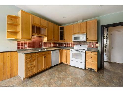 444 Frontenac Street, Kingston, ON - Indoor Photo Showing Kitchen