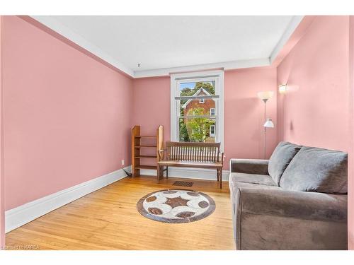 23 Jenkins Street, Kingston, ON - Indoor Photo Showing Living Room