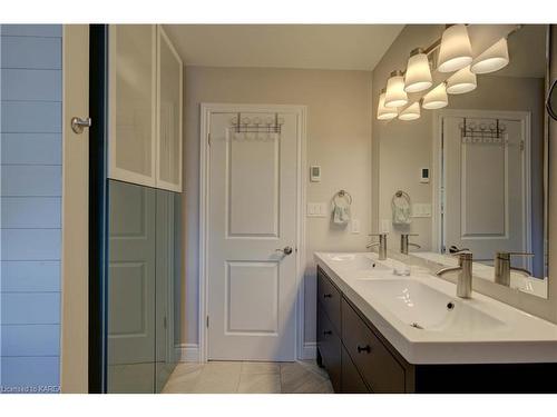 93 Country Club Drive, Kingston, ON - Indoor Photo Showing Bathroom