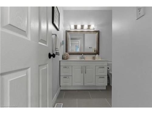 5243 Dundon Drive, Kingston, ON - Indoor Photo Showing Bathroom