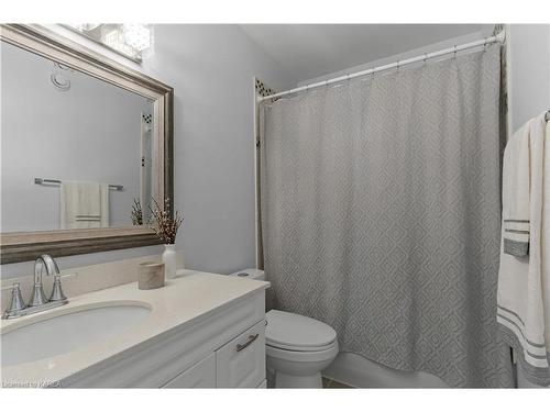 5243 Dundon Drive, Kingston, ON - Indoor Photo Showing Bathroom