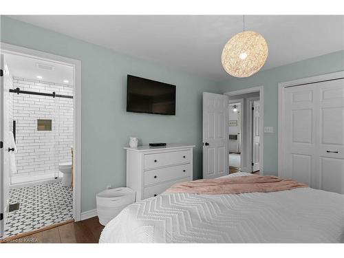 5243 Dundon Drive, Kingston, ON - Indoor Photo Showing Bedroom
