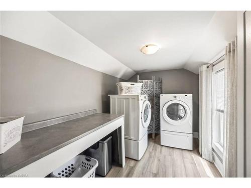 259 Charles Street N, Gananoque, ON - Indoor Photo Showing Laundry Room