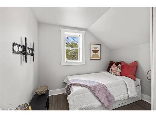 259 Charles Street N, Gananoque, ON - Indoor Photo Showing Bedroom