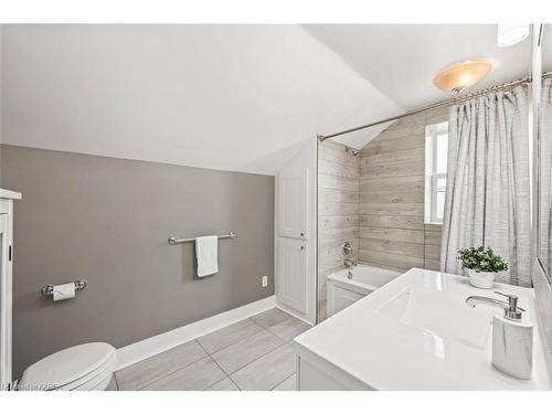 259 Charles Street N, Gananoque, ON - Indoor Photo Showing Bathroom
