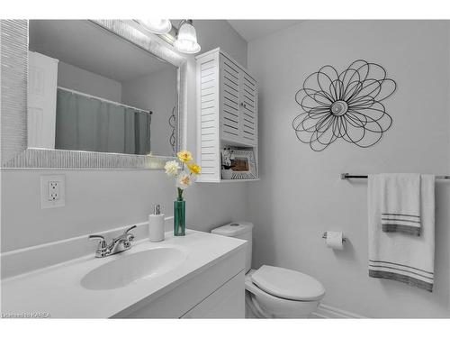 952 Old Colony Road, Kingston, ON - Indoor Photo Showing Bathroom