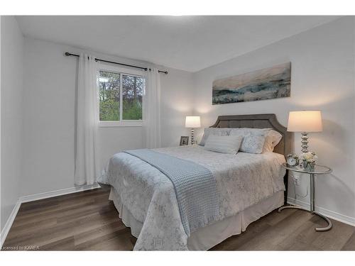 952 Old Colony Road, Kingston, ON - Indoor Photo Showing Bedroom