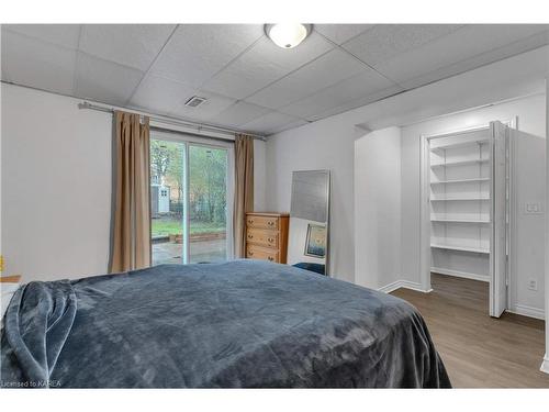 952 Old Colony Road, Kingston, ON - Indoor Photo Showing Bedroom