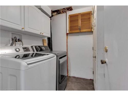 952 Old Colony Road, Kingston, ON - Indoor Photo Showing Laundry Room