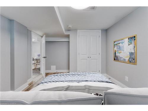 2-1640 Mary Street, Kingston, ON - Indoor Photo Showing Bedroom