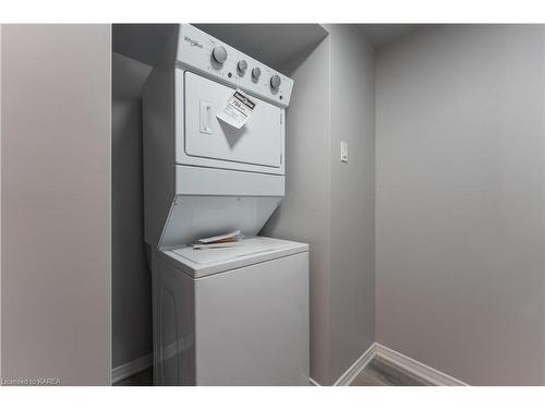 1-389 Melanie Avenue, Kingston, ON - Indoor Photo Showing Laundry Room