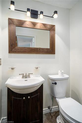 8 Garden Street, Lansdowne, ON - Indoor Photo Showing Bathroom