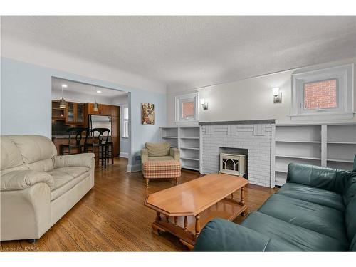 284 Collingwood Street, Kingston, ON - Indoor Photo Showing Living Room With Fireplace