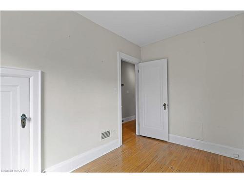 284 Collingwood Street, Kingston, ON - Indoor Photo Showing Other Room