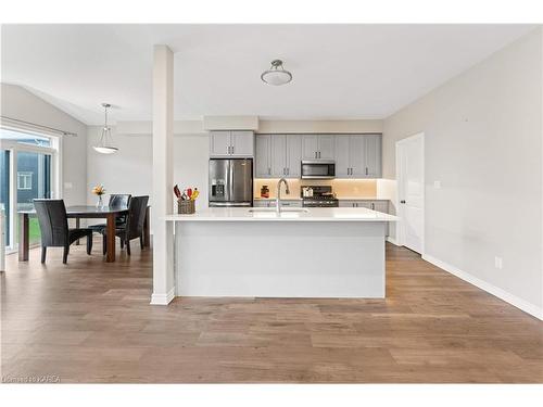 1667 Brookedayle Avenue, Kingston, ON - Indoor Photo Showing Kitchen
