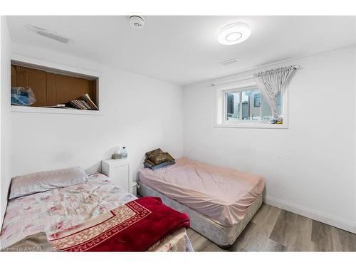 1667 Brookedayle Avenue, Kingston, ON - Indoor Photo Showing Bedroom