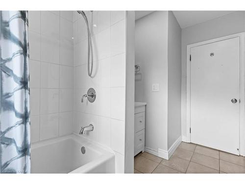 168 Avenue Road, Kingston, ON - Indoor Photo Showing Bathroom