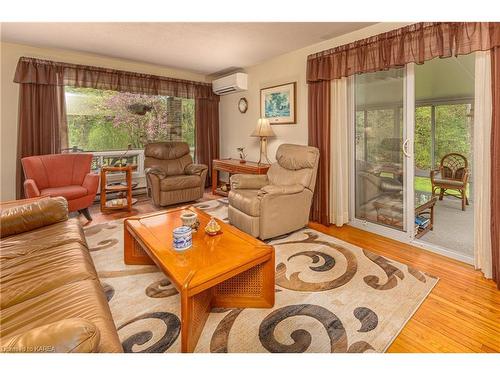 5 Narrows Lane Rd Lane, Mallorytown, ON - Indoor Photo Showing Living Room