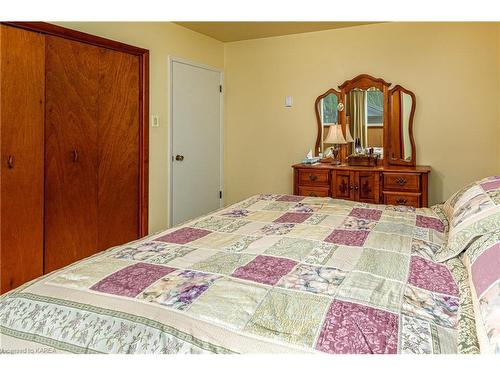 5 Narrows Lane Rd Lane, Mallorytown, ON - Indoor Photo Showing Bedroom