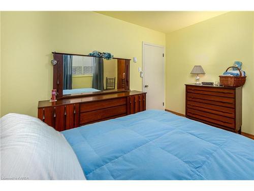 5 Narrows Lane Rd Lane, Mallorytown, ON - Indoor Photo Showing Bedroom