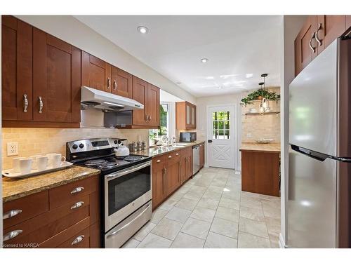 20 Greenfield Lane, Inverary, ON - Indoor Photo Showing Kitchen