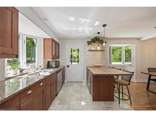 20 Greenfield Lane, Inverary, ON - Indoor Photo Showing Kitchen
