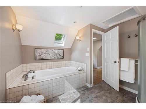 20 Greenfield Lane, Inverary, ON - Indoor Photo Showing Bathroom