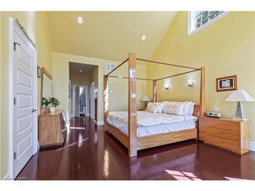 1618 St. Lawrence Avenue, Kingston, ON - Indoor Photo Showing Bedroom