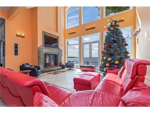 1618 St. Lawrence Avenue, Kingston, ON - Indoor Photo Showing Living Room With Fireplace