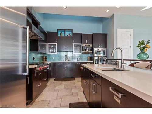 1618 St. Lawrence Avenue, Kingston, ON - Indoor Photo Showing Kitchen With Upgraded Kitchen